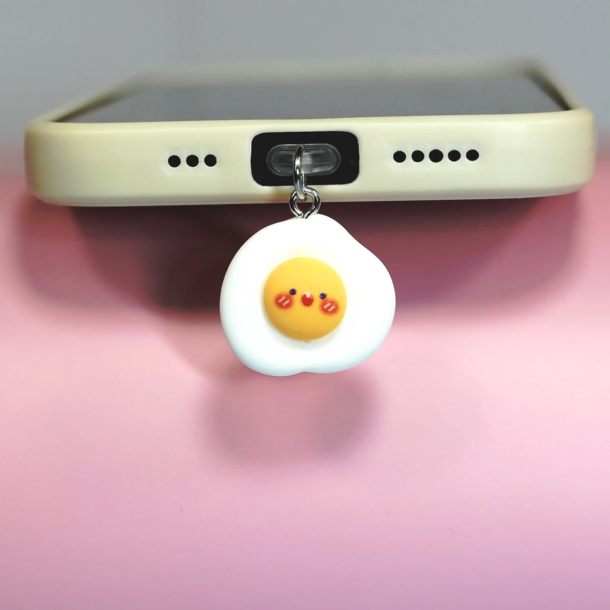 Phone dustproof plug, happy fried egg pendant, fun design for phone accessories, easy to use to protect the phone from dust and