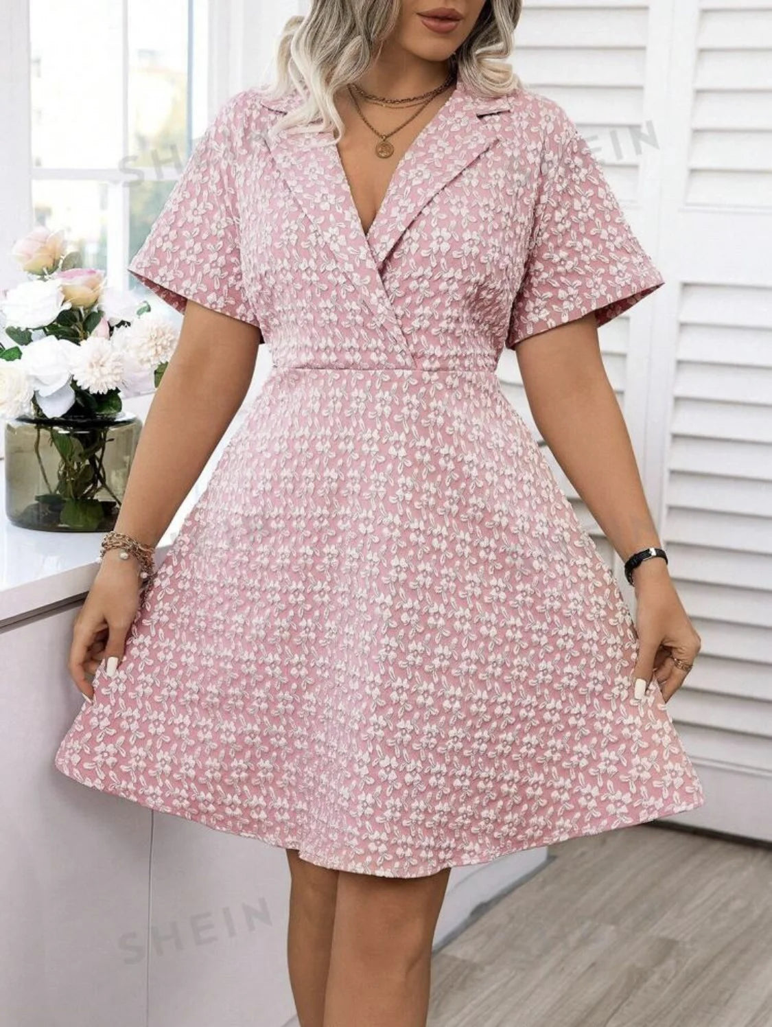 Woven Polyester in Stock Fukro Textured Raised Jacquard Fabric Whosale for Making Women Cheongsam Floral Jacquard Dress Clothes