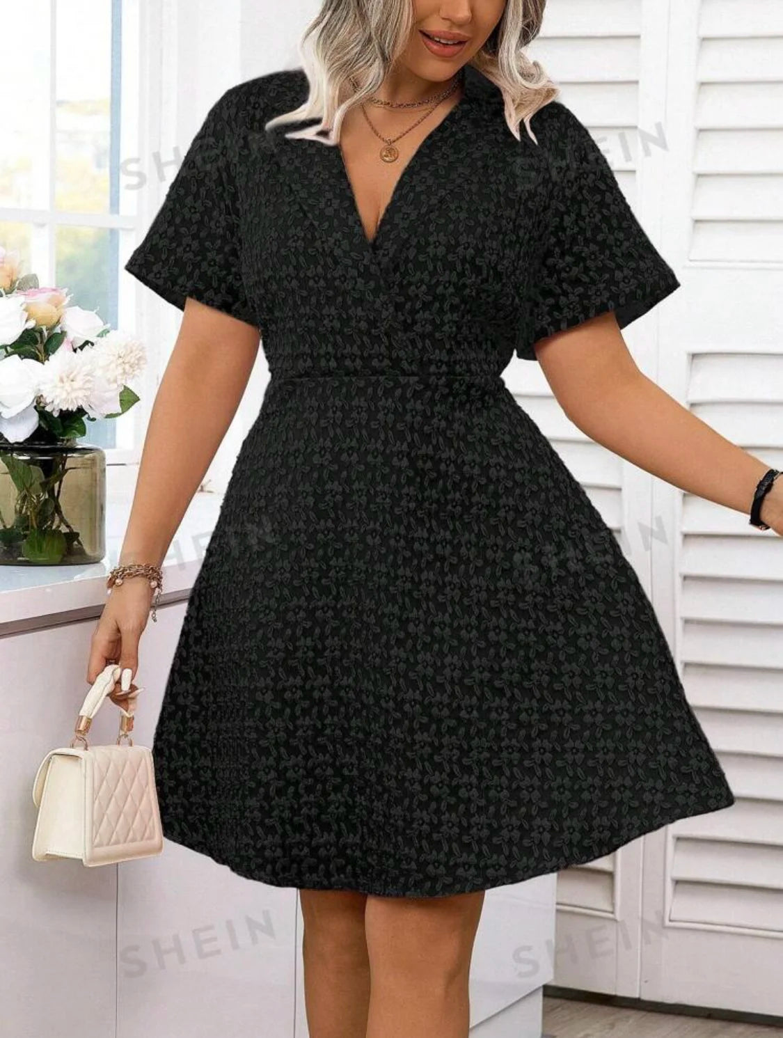 Woven Polyester in Stock Fukro Detailed Emboss Jacquard Fabric Whosale for Making Women Cheongsam Floral Jacquard Dress Clothes