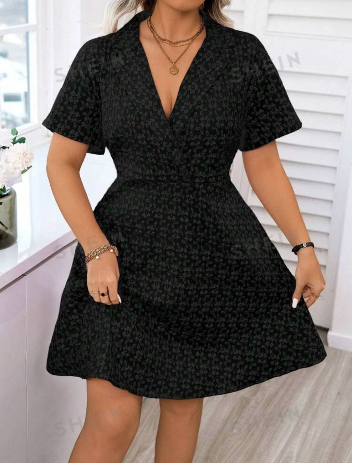 Woven Polyester in Stock Fukro Detailed Emboss Jacquard Fabric Whosale for Making Women Cheongsam Floral Jacquard Dress Clothes