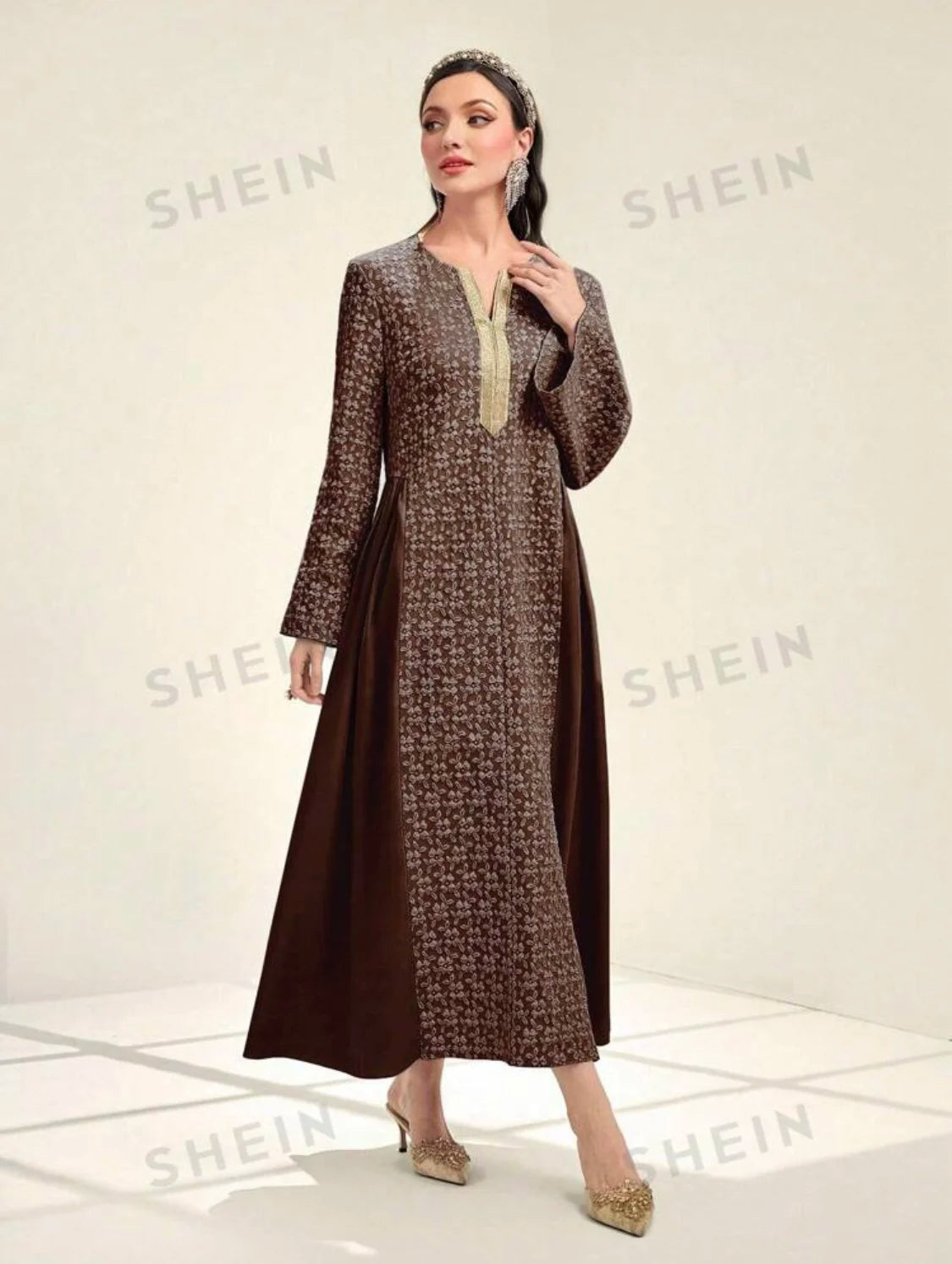 Niche 3D Floral Jacquard Fabrics With Textured Raised Patterns Detailed Embossed Designs for Making Women Cheongsam Dresses