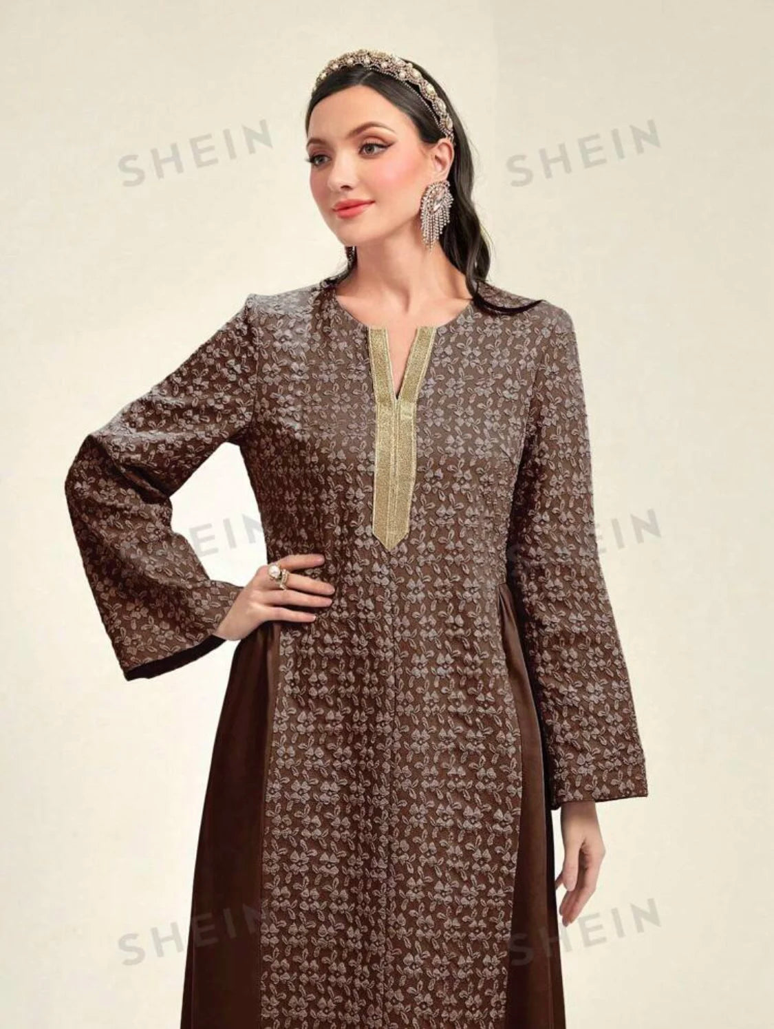 Niche 3D Floral Jacquard Fabrics With Textured Raised Patterns Detailed Embossed Designs for Making Women Cheongsam Dresses