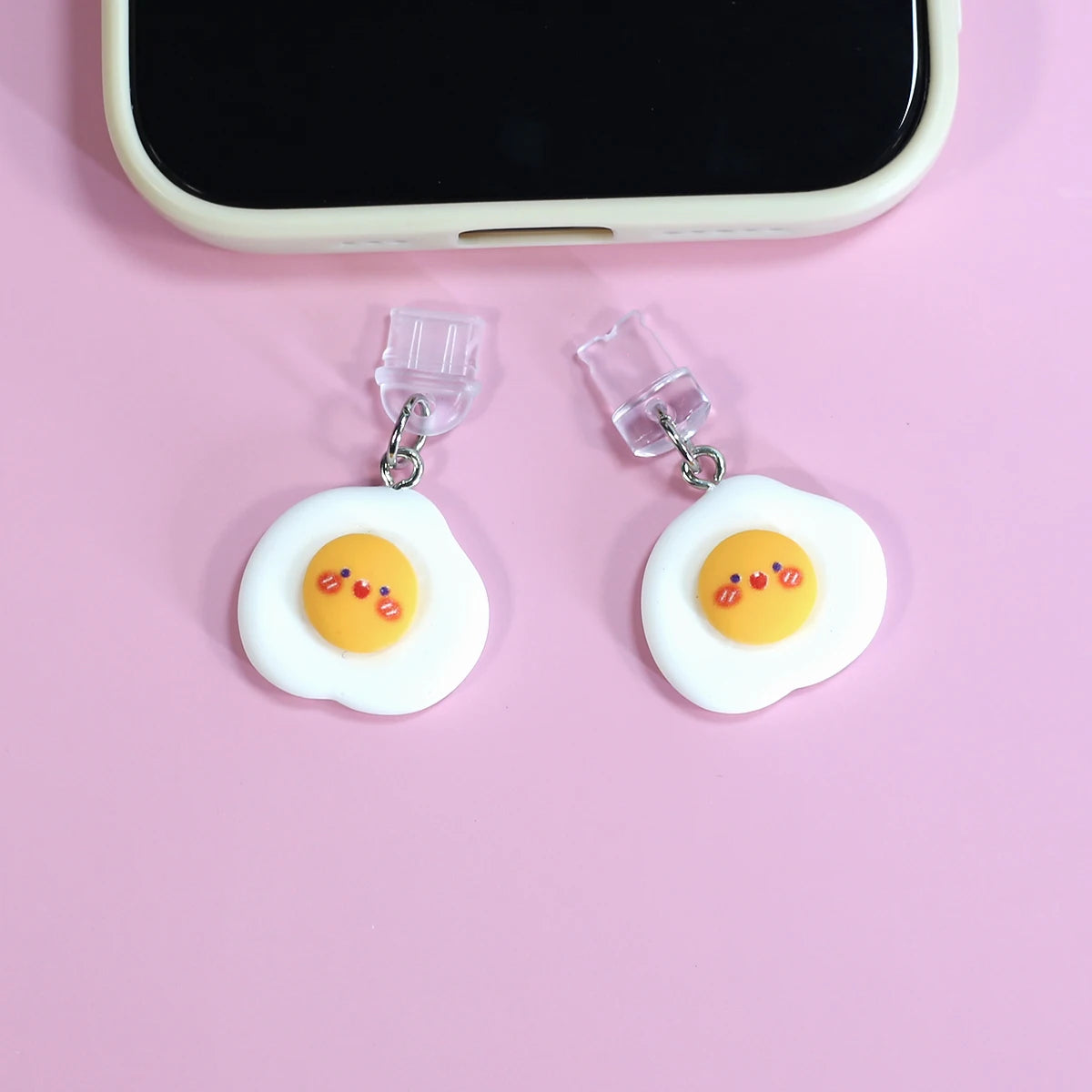 Phone dustproof plug, happy fried egg pendant, fun design for phone accessories, easy to use to protect the phone from dust and